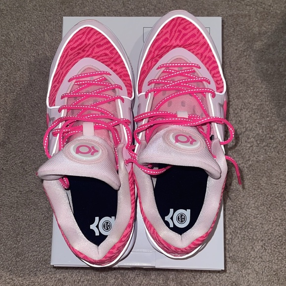 KD 16 custom made pink basically new tried on once with original box - Picture 5 of 8